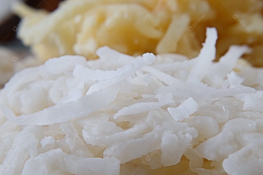 Cocada, doce de coco. Doce de coco tradicional brasileiro.