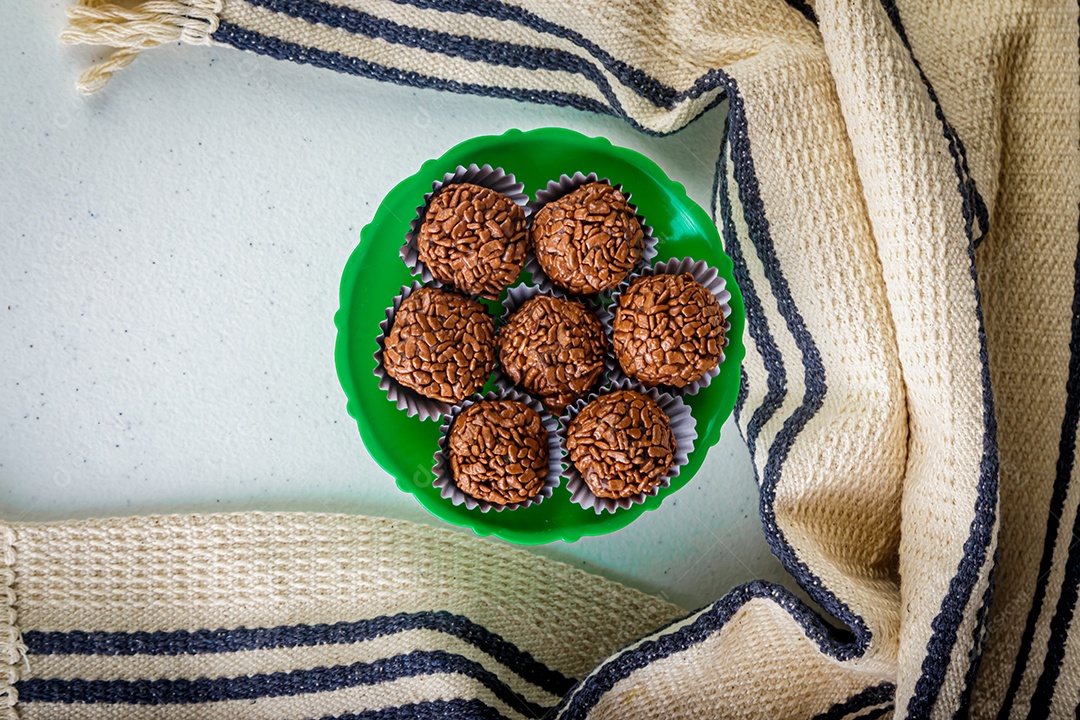 Brigadeiro Doce tradicional brasileiro.