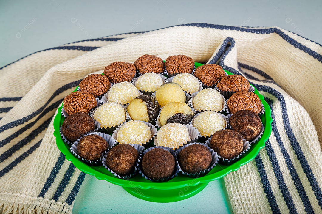 Brigadeiro Doce tradicional brasileiro.