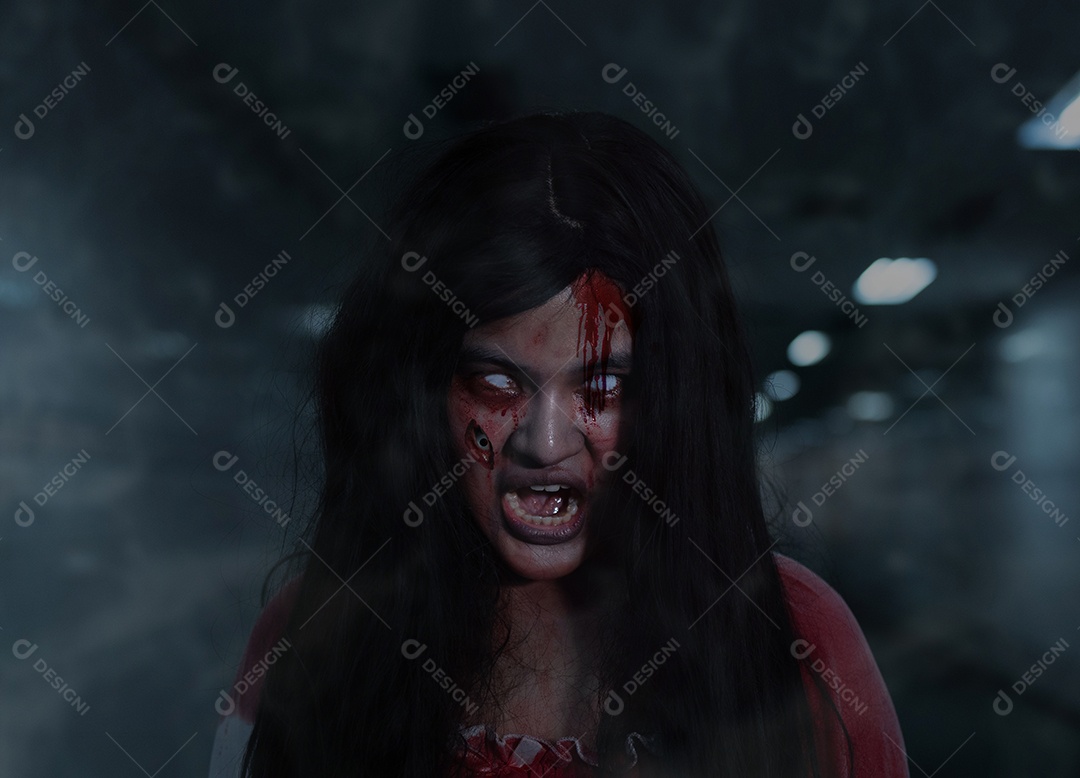 Menina fantasma assustadora festival de halloween.