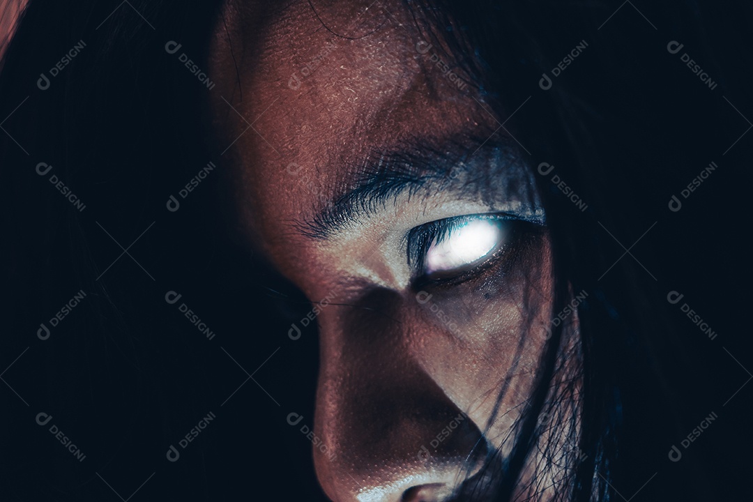 Menina fantasma assustadora festival de halloween.