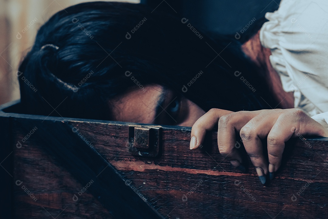 Menina fantasma assustadora festival de halloween.