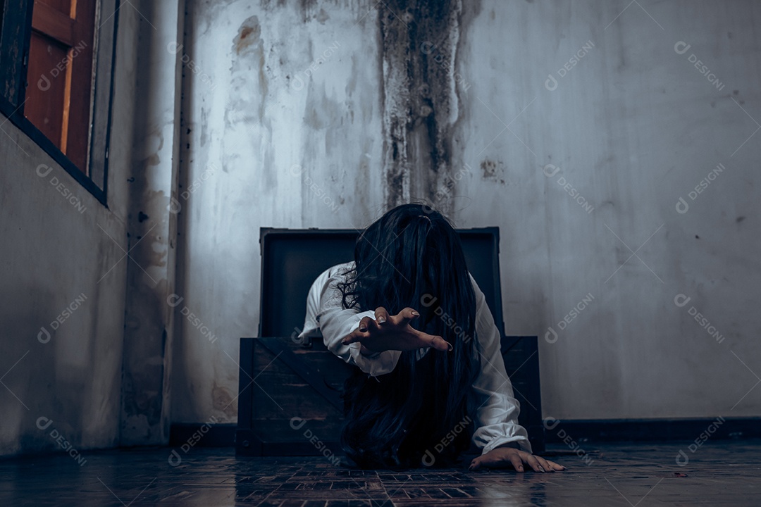 Menina fantasma assustadora festival de halloween.