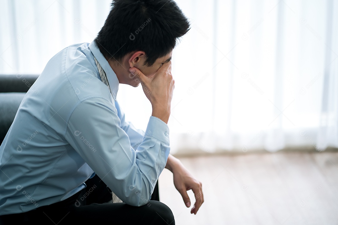 O empresário estira o problema econômico durante o Coronavirus.