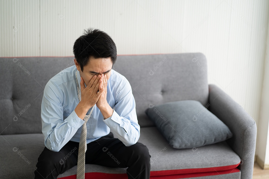 O empresário estira o problema econômico durante o Coronavirus.