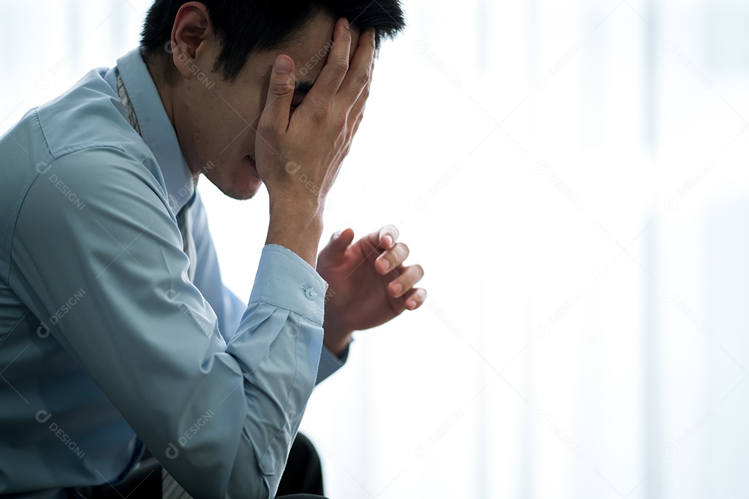 O empresário estira o problema econômico durante o Coronavirus.