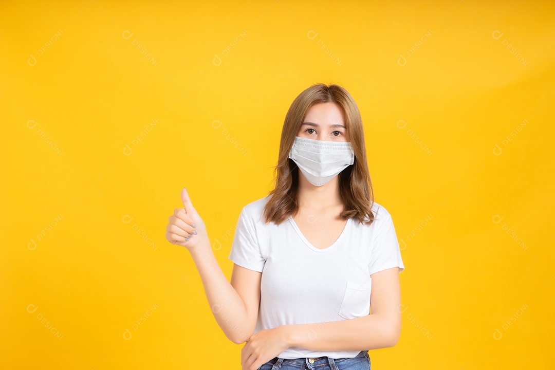 Mulheres asiáticas usam máscaras corretas para proteger contra germes de coronavírus