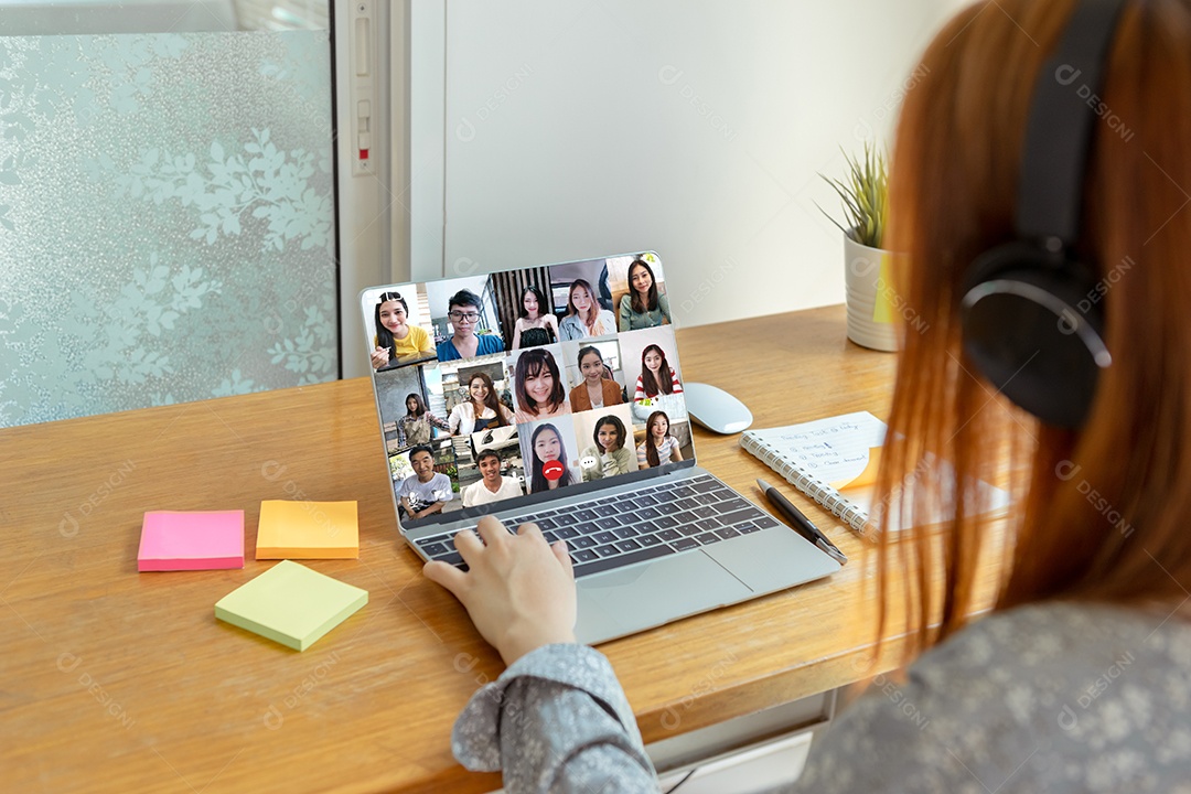 Pessoas de negócios trabalham em videoconferência remota