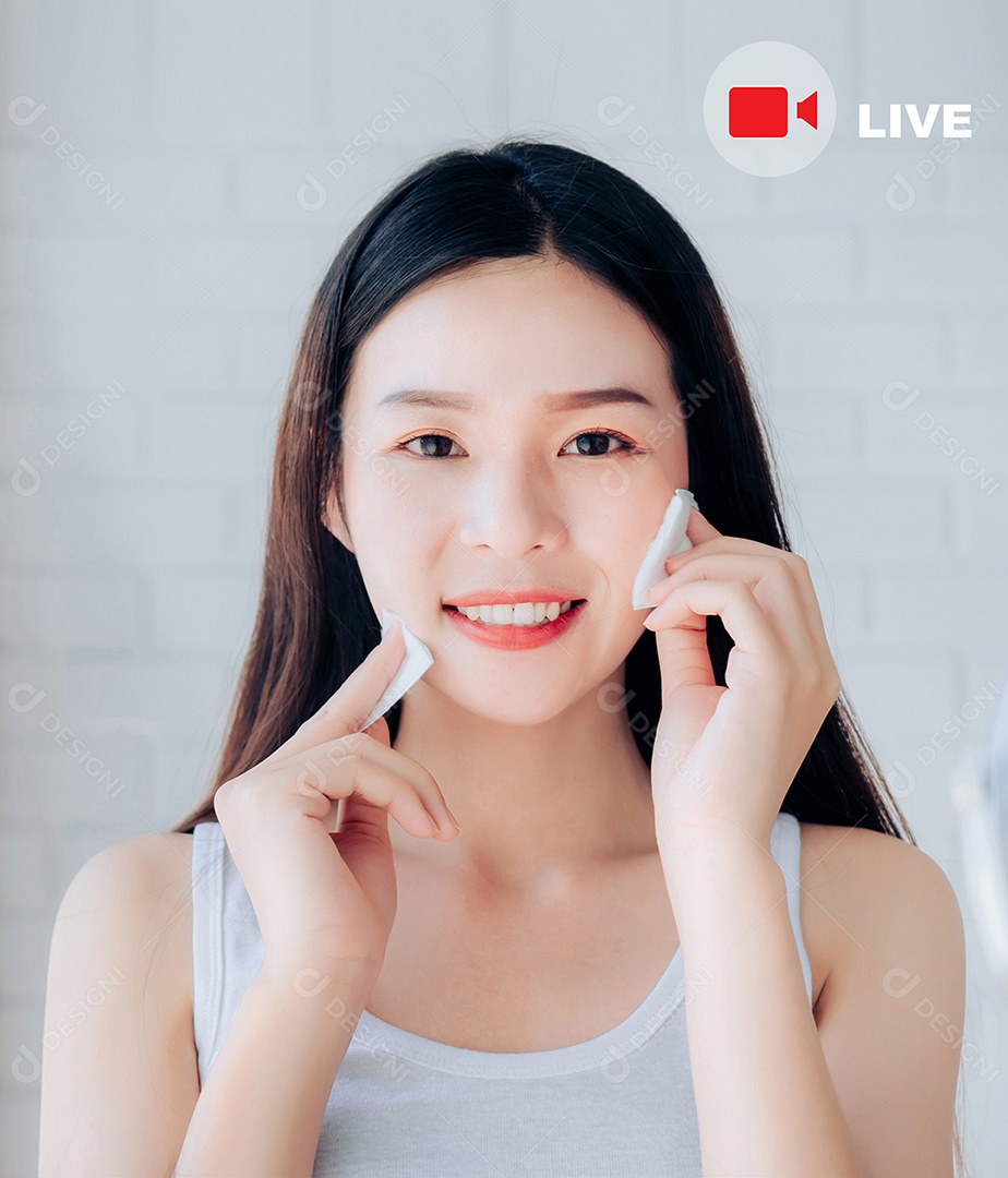 A transmissão de vídeo ao vivo do ensino de mulheres asiáticas de beleza