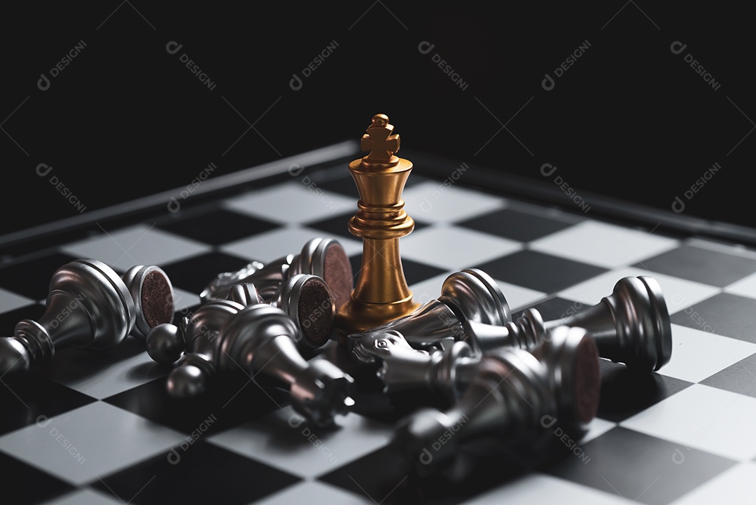 Tabuleiro de jogo de xadrez de ouro e prata