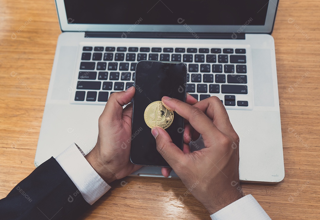 O empresário que mantém o conceito de bitcoin dourado