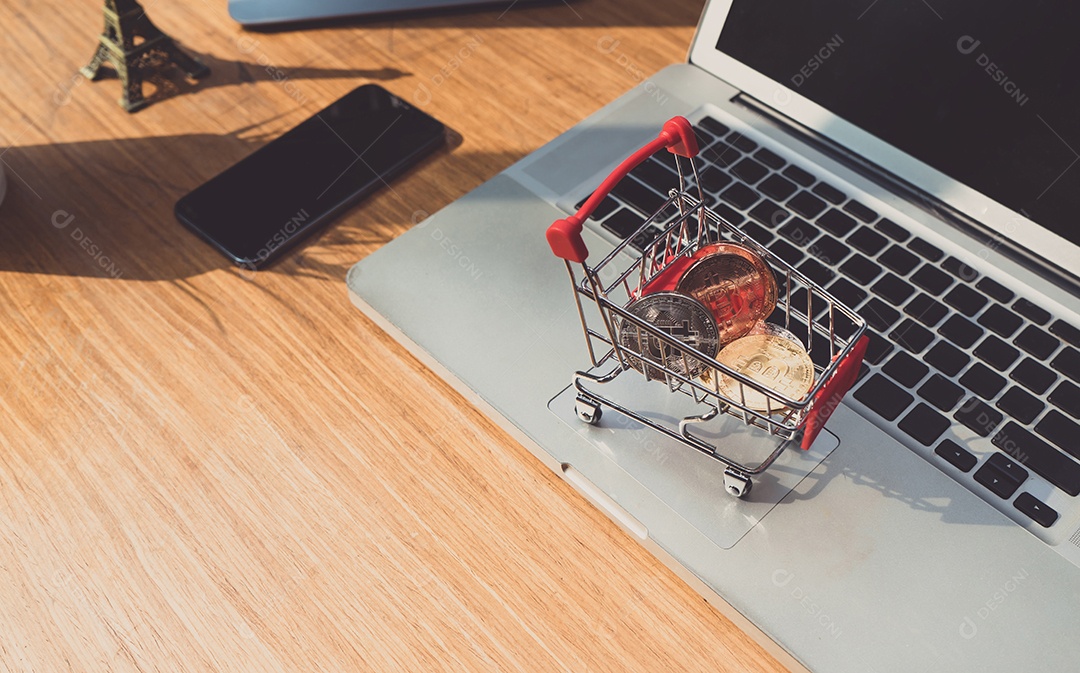 Conceito de dinheiro digital de cartão de compras Bitcoin