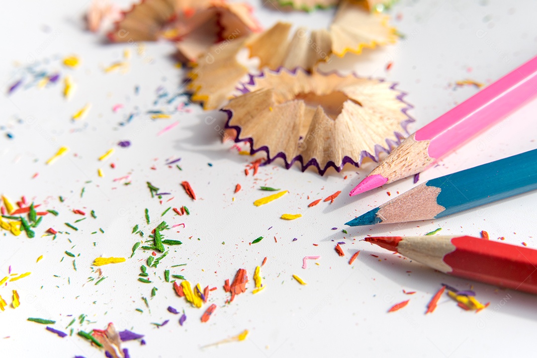 Aparas de lápis no fundo branco
