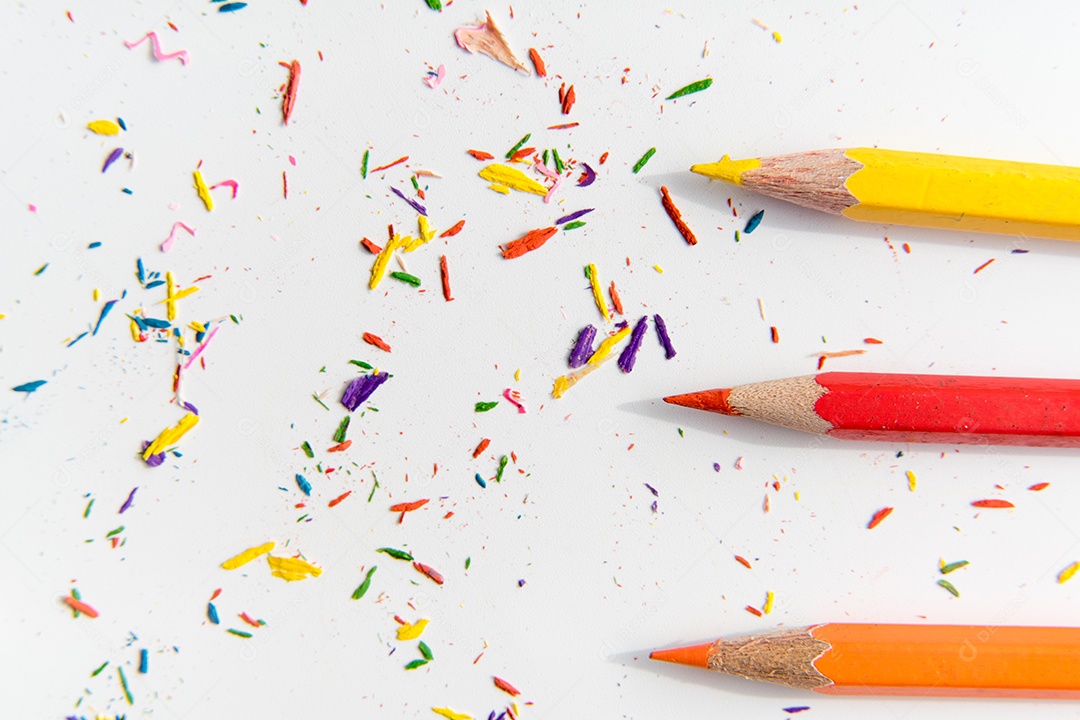 Aparas de lápis no fundo branco