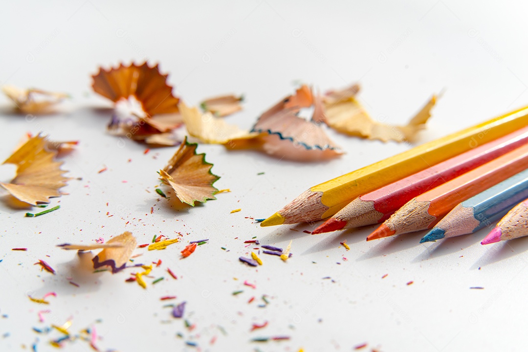 Aparas de lápis no fundo branco