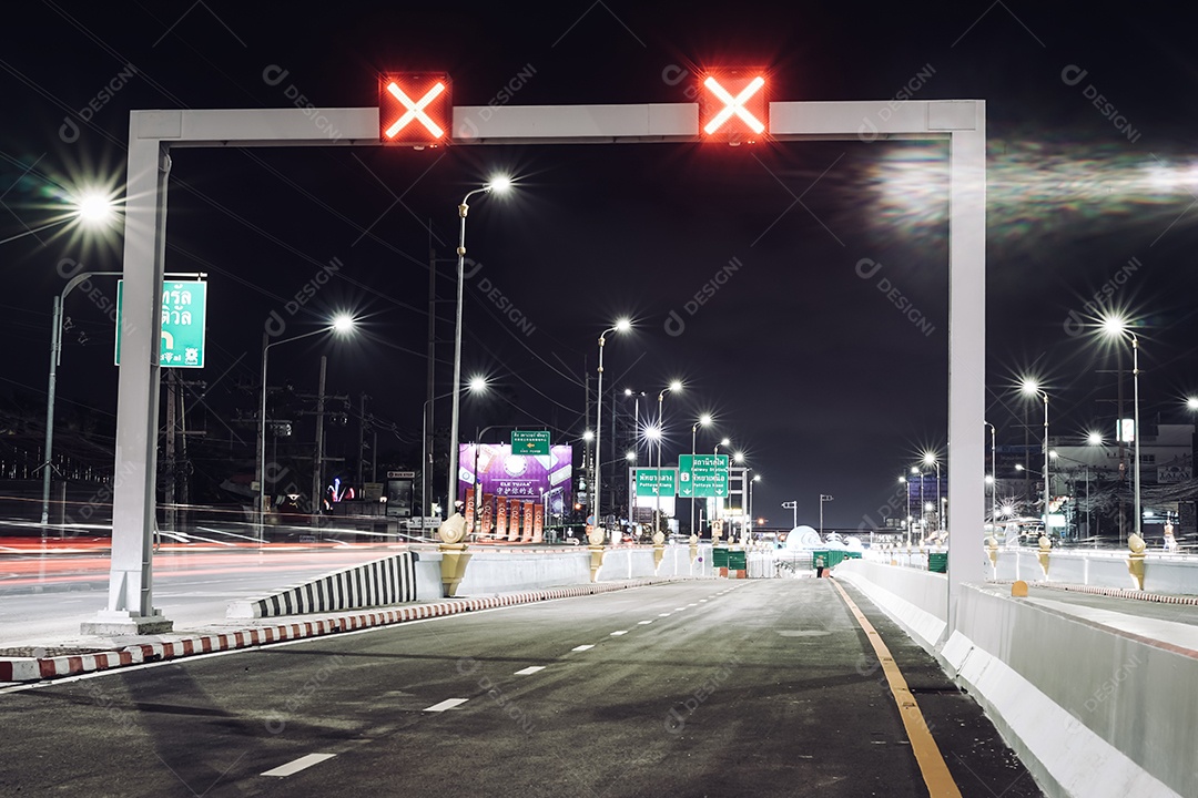 Túnel do metrô no centro da cidade de pattaya, Tailândia