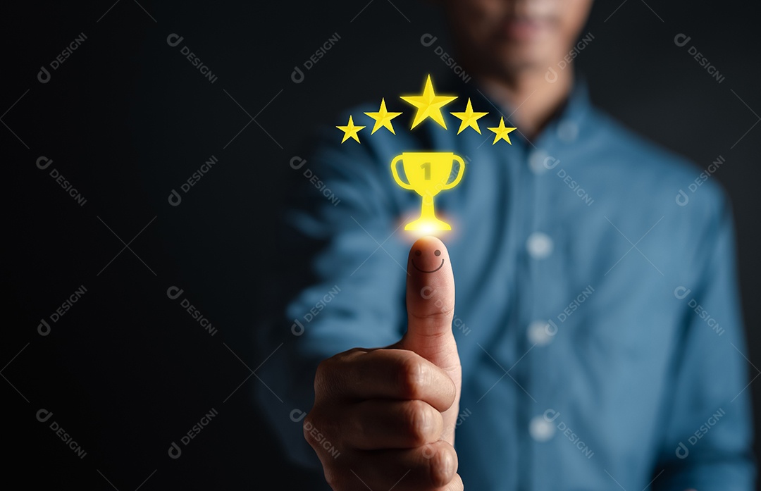 Conceito de satisfação do cliente. Mão com o polegar para cima