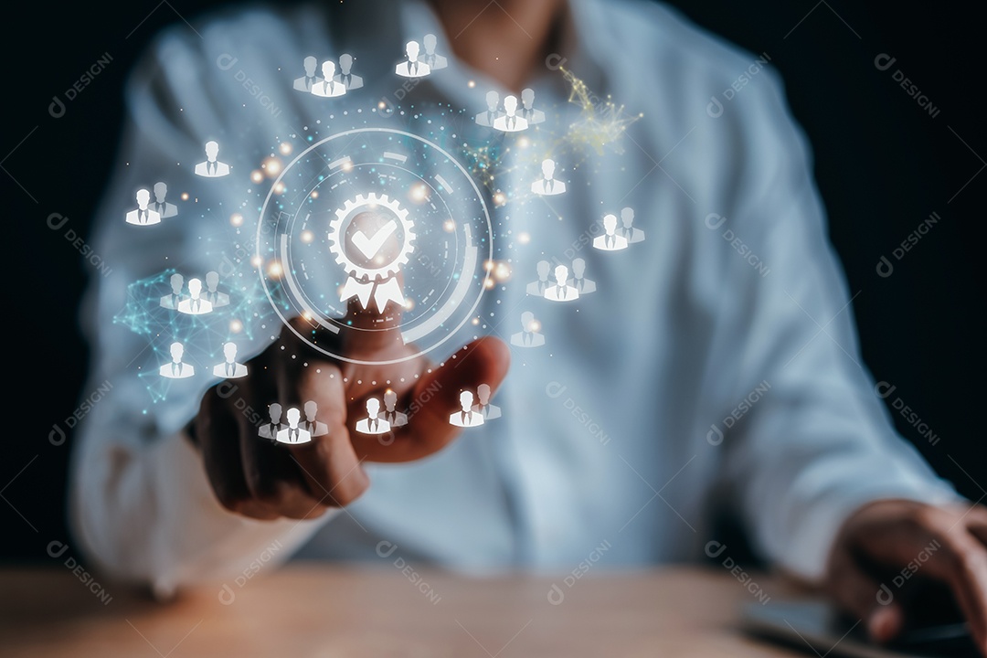 Experiência do empresário do cliente tocando na tela virtual a melhor garantia de qualidade