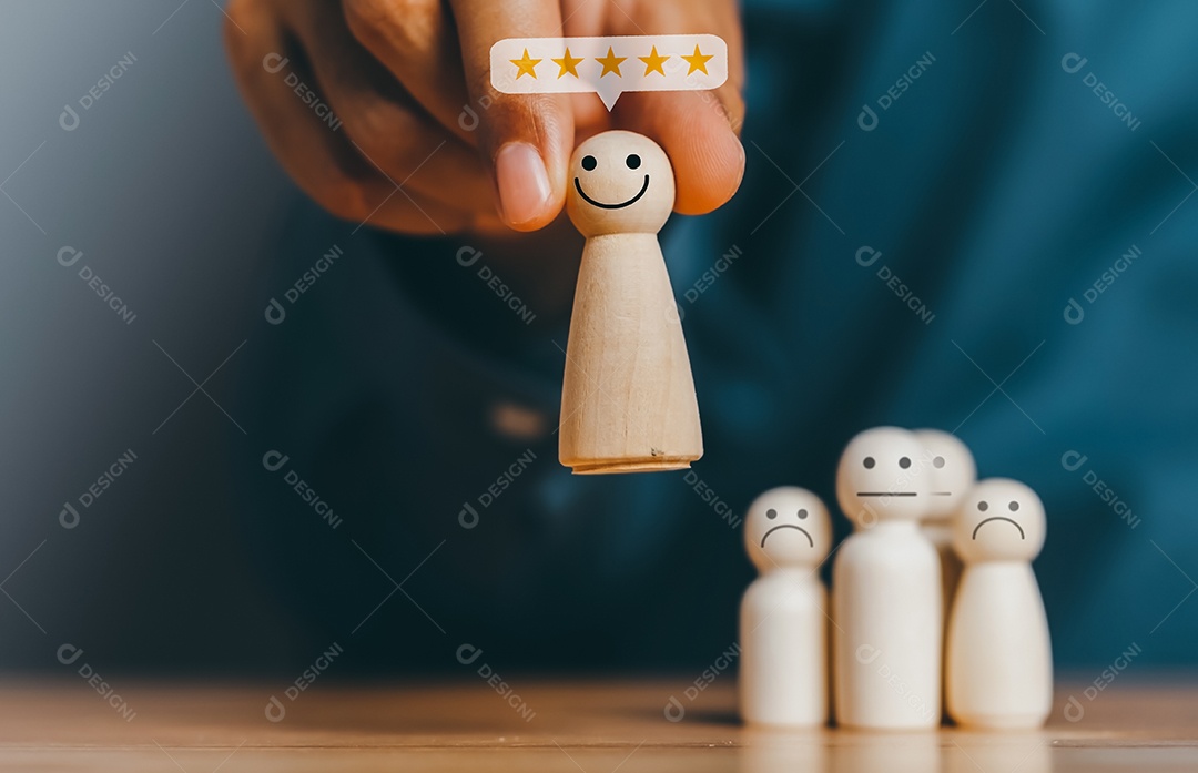 Garantia de qualidade, garantia, normas, certificação ISO. excelentes serviços de negócios avaliando a experiência do cliente.