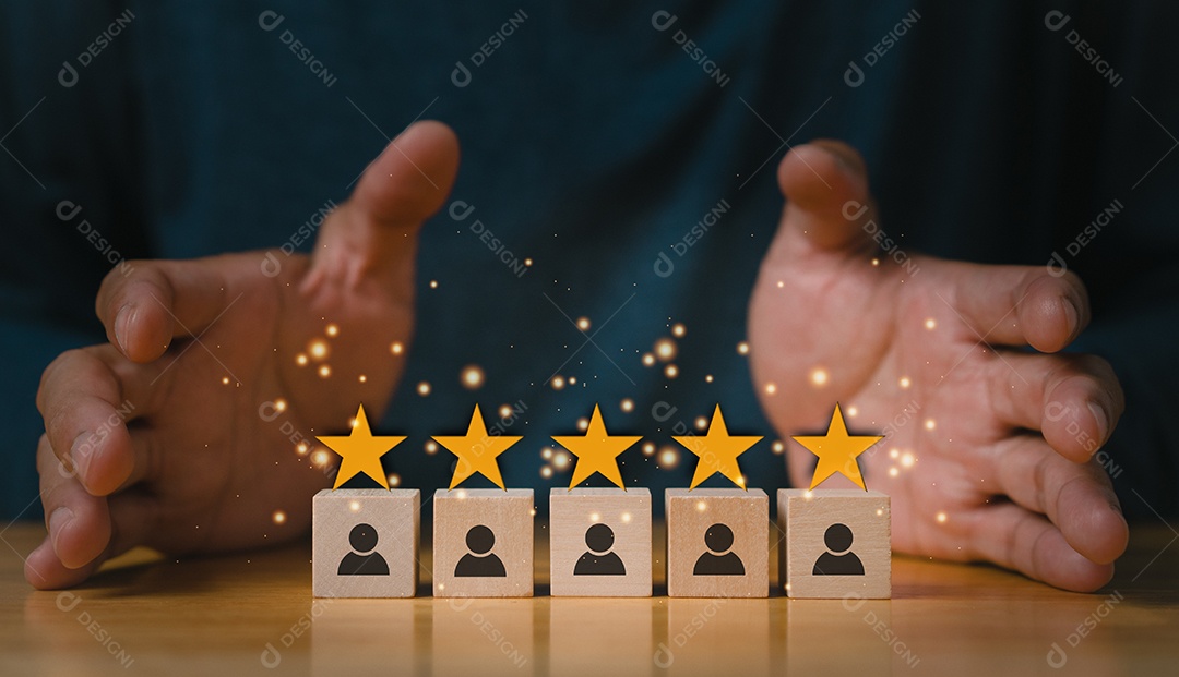 Satisfação 5 estrelas. Melhor experiência do cliente de classificação de serviços