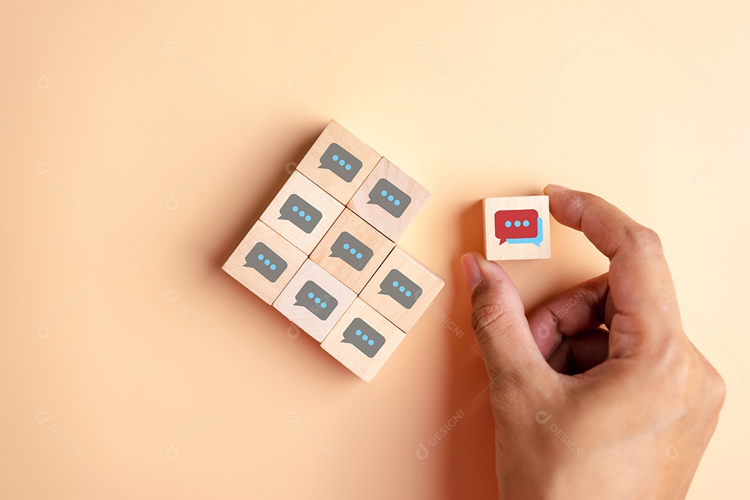 Discussão de ideias Pensando fora da caixa. Excluindo pensamentos ou discursos radicais ou inaceitáveis.