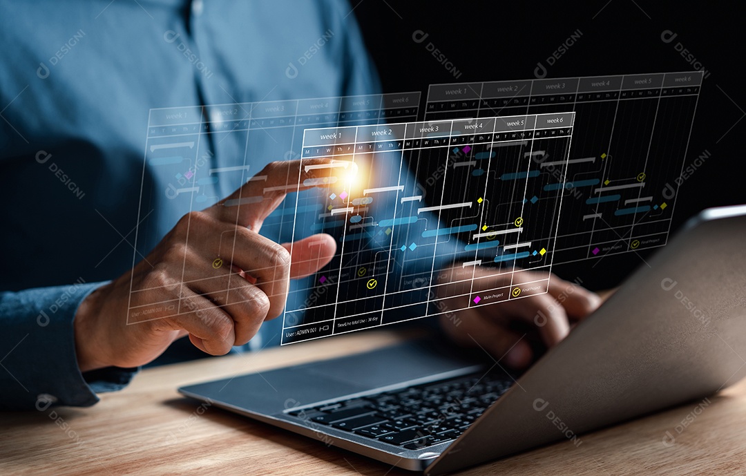 Analista trabalhando com computador em Business Analytics