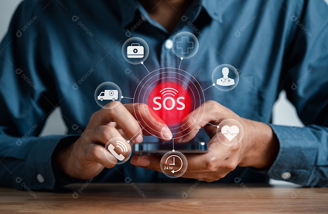 O homem usa a chamada de emergência SOS por telefone, telefone de chamada