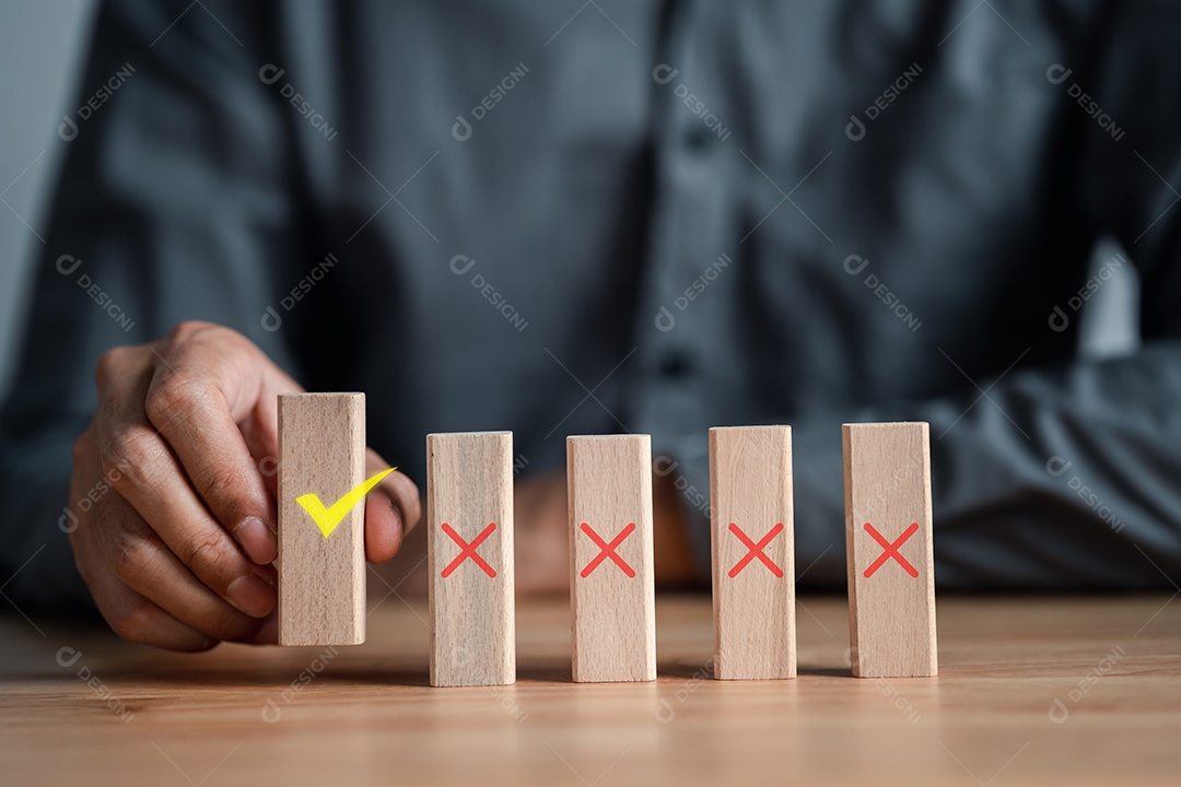 Homem de RH Sites seletivos de recrutamento de novas carreiras.