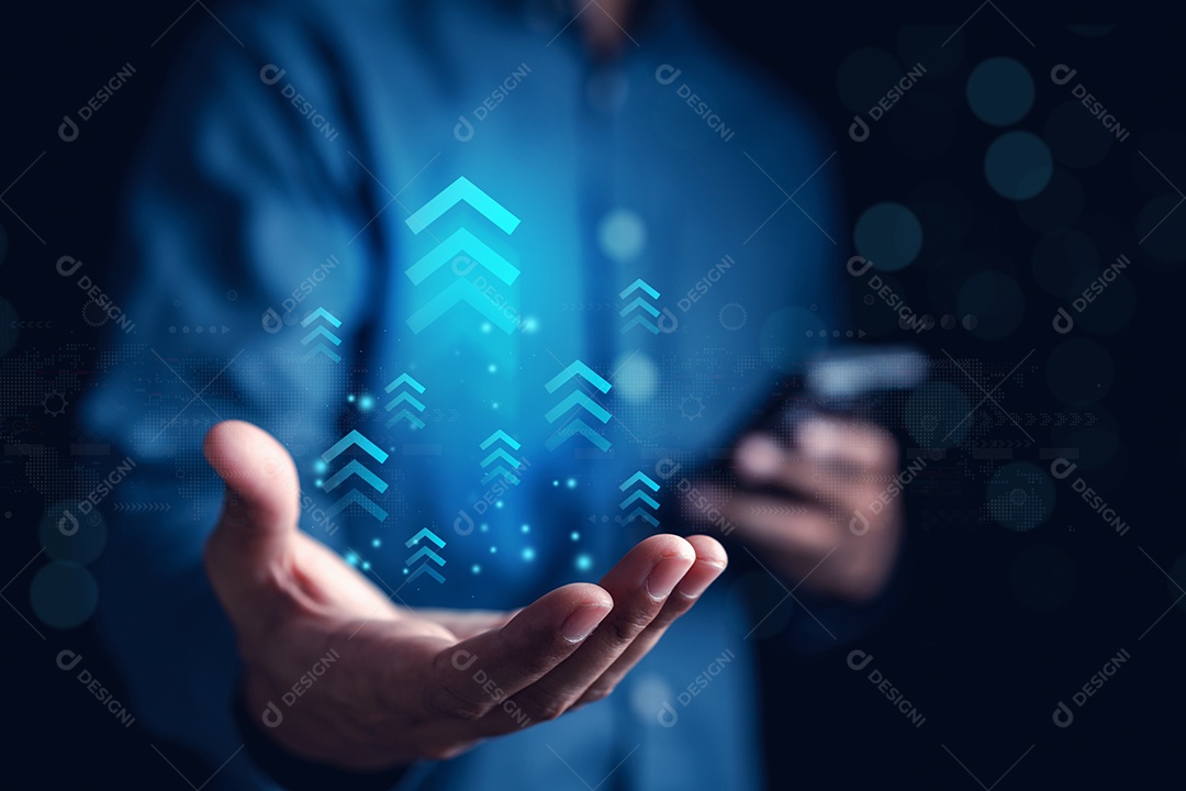 As setas de crescimento aumentam o planejamento do gráfico de metas de negócios para o sucesso.