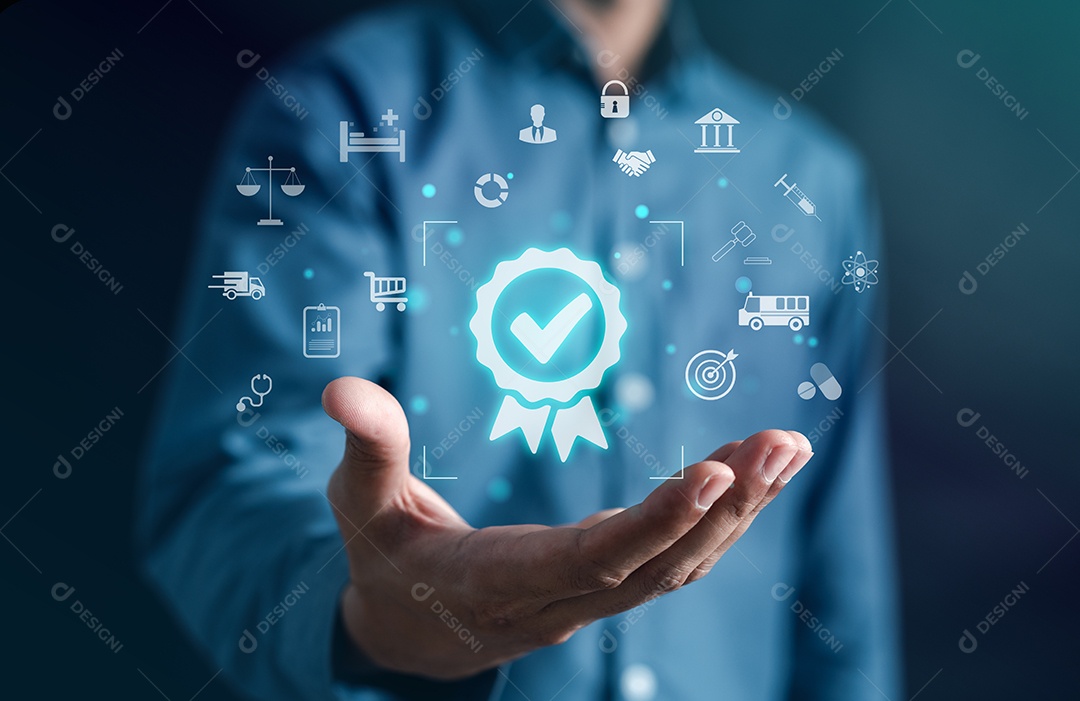 Gestão da qualidade com garantia de qualidade ou QA e controle de qualidade ou QC e melhoria.