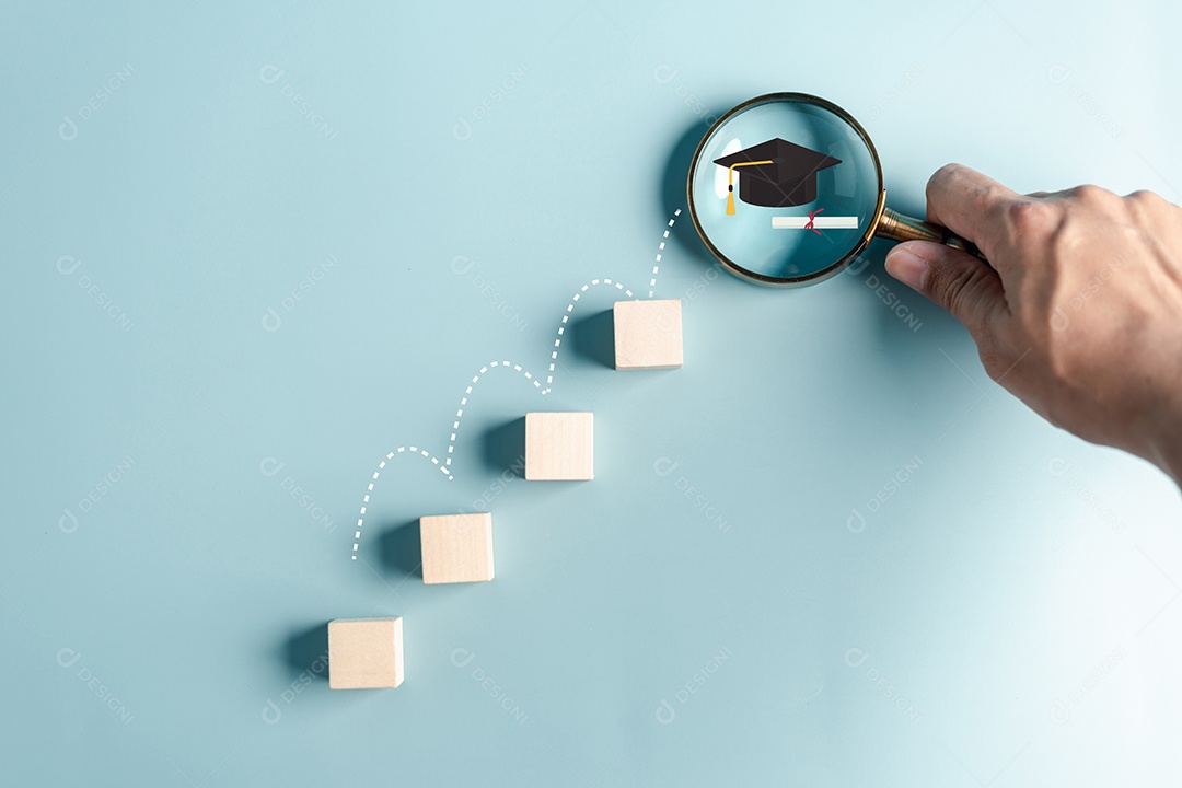 Etapas da educação que levam ao objetivo de sucesso. Tomando medidas estratégicas para a graduação.