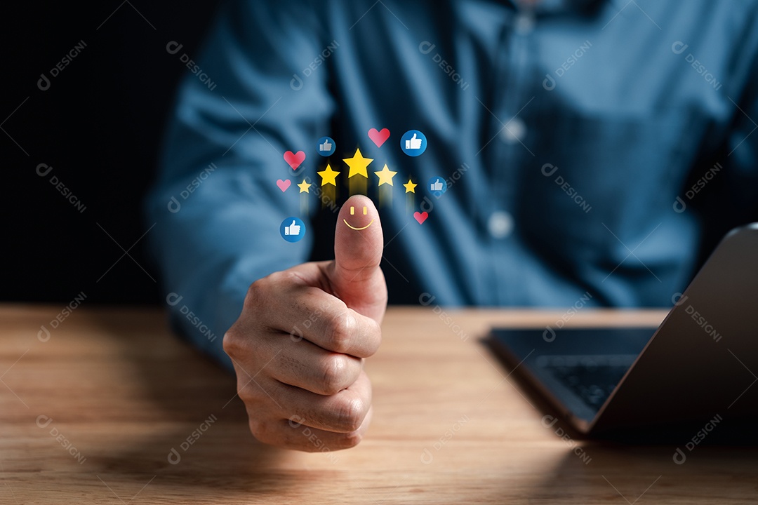 Empresário com o polegar para cima Emoção positiva feliz cinco estrelas e como, ícone de amor, conceito de revisão de feedback de satisfação do cliente.