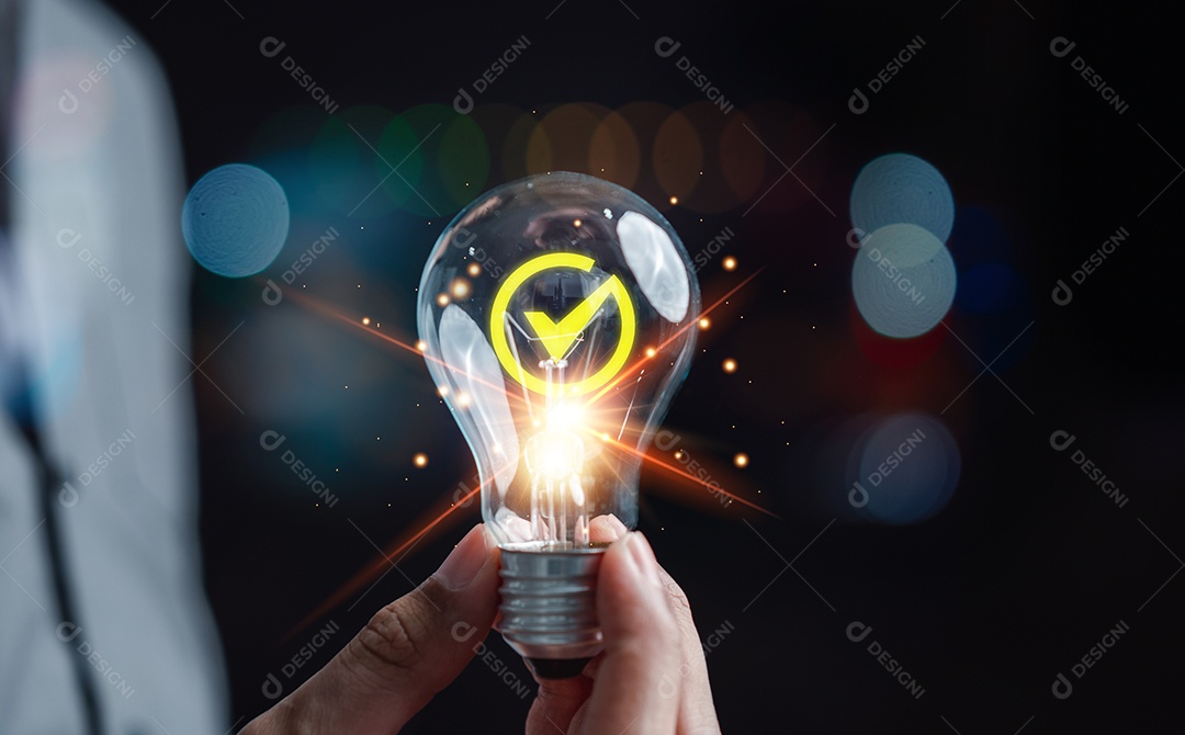 Gestão da qualidade com garantia de qualidade ou QA e controle de qualidade ou QC e melhoria.