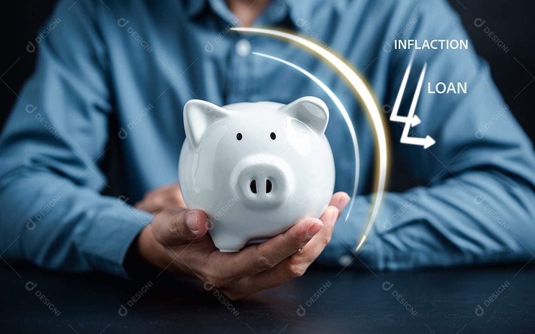 Investimento do empresário e economia de dinheiro para proteção, planejando no futuro com o cofrinho para aumentar a taxa de juros financeira