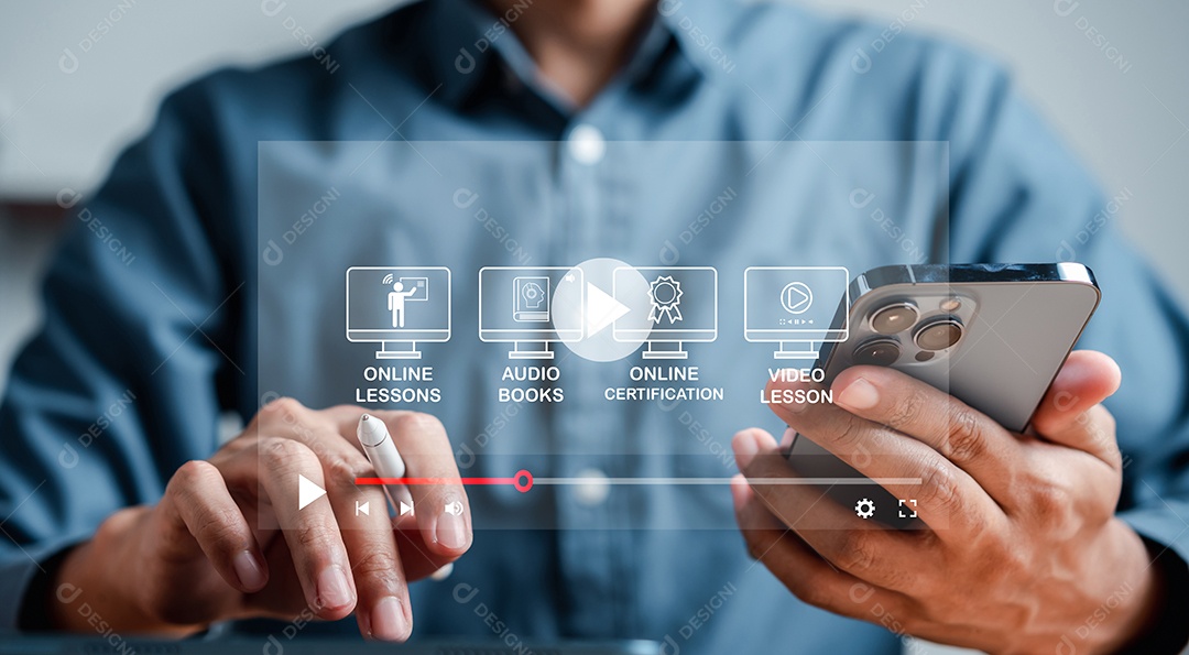 Aula online de e-learning na tela virtual, assistindo vídeo na internet, webinar online