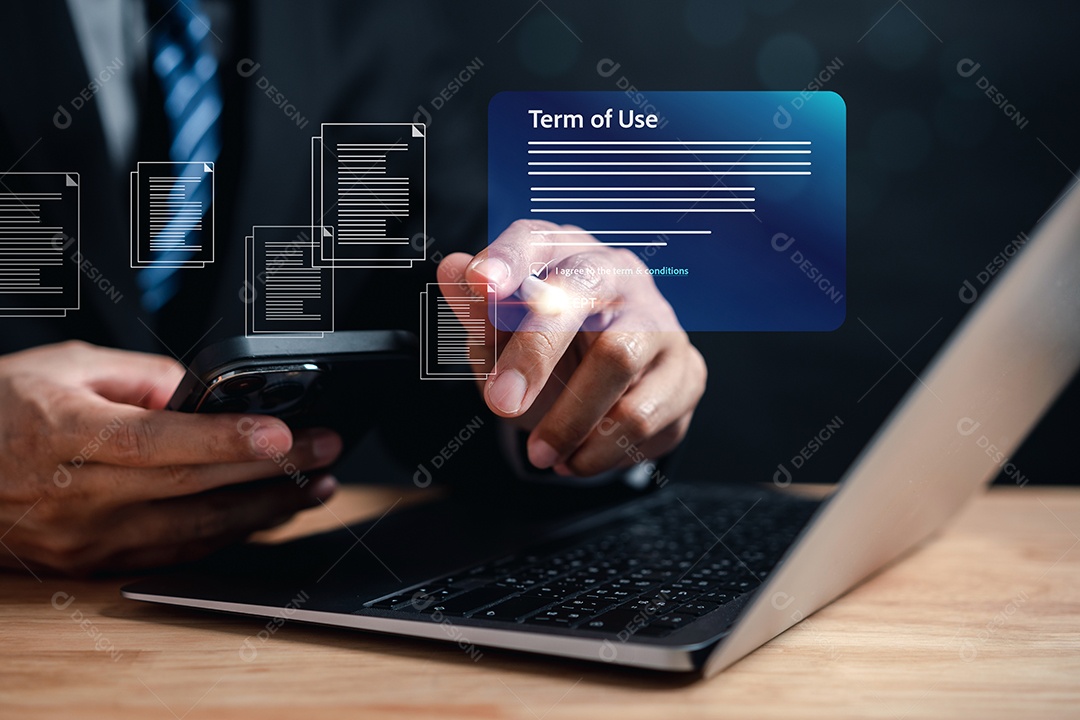 Conceito de termos de uso de sinal de empresário, lendo os termos e condições do site