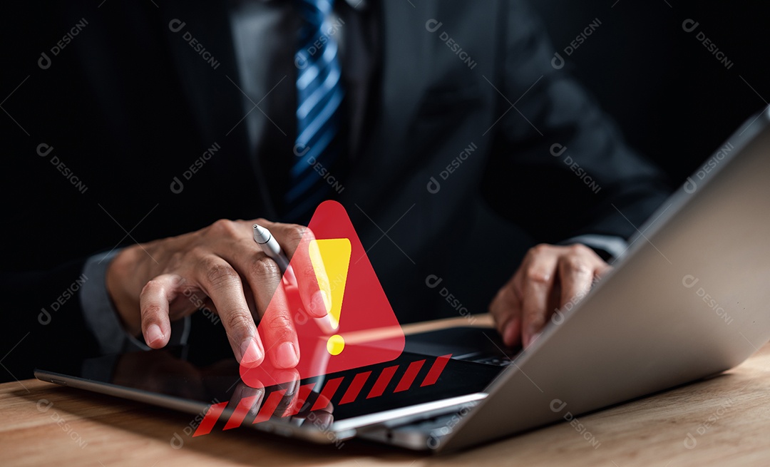 Sinal de advertência do sistema para erro de notificação e conceito de manutenção.