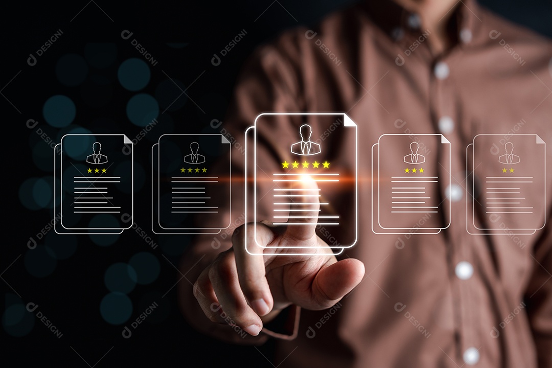 Conceito de pesquisa de feedback de satisfação de revisão do cliente, o usuário avalia a experiência de serviço