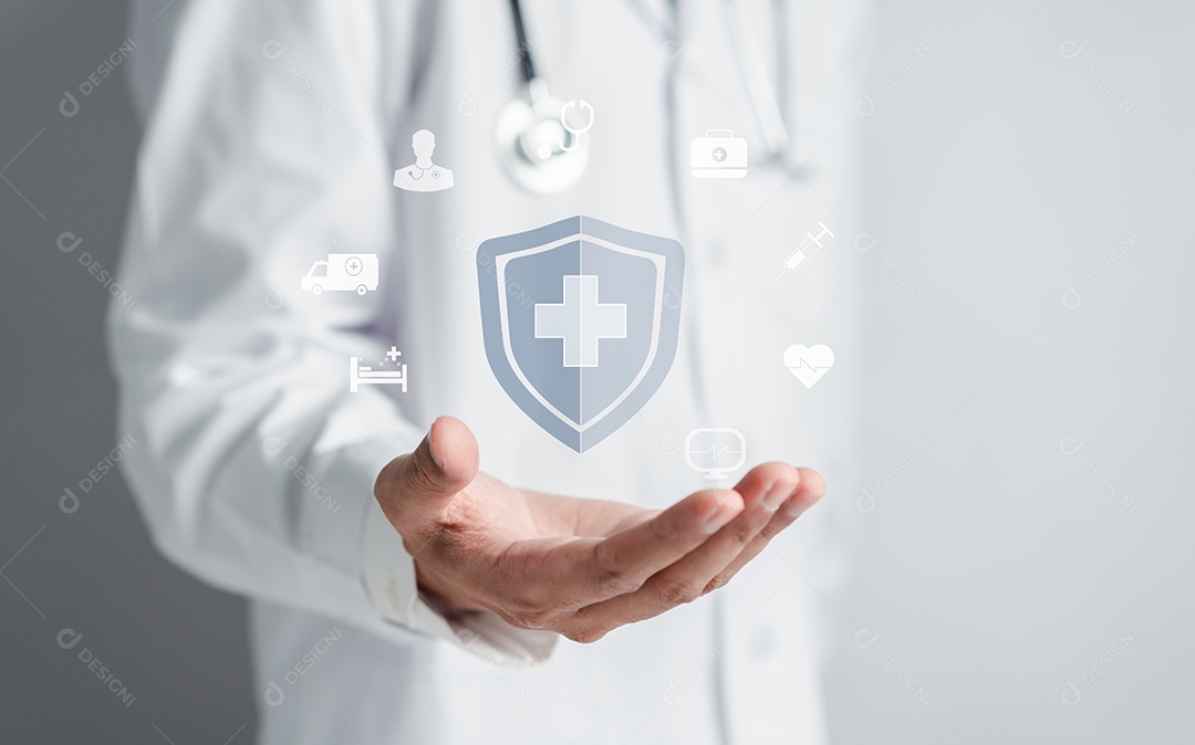 Mão do médico segurando o sinal de mais para oferecer algo positivo do conceito de seguro e garantia.