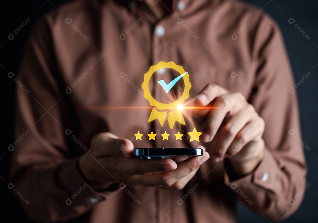 Gestão da qualidade com garantia de qualidade ou QA e controle de qualidade ou QC e melhoria.