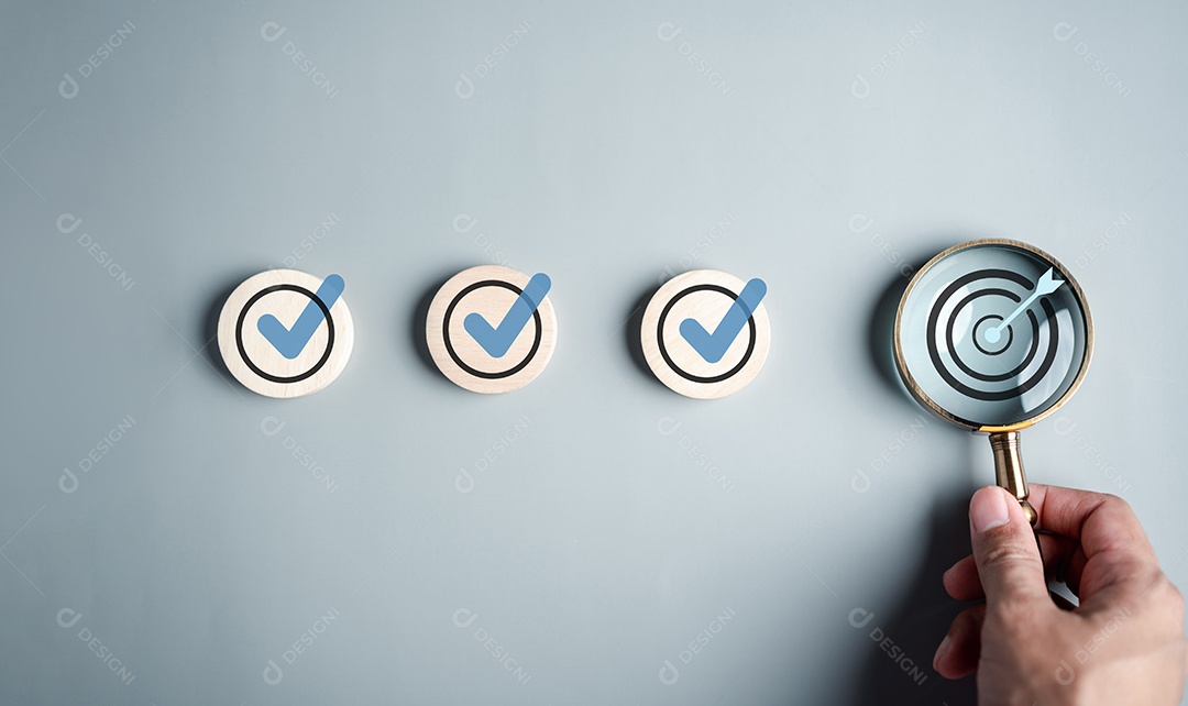 Lista de verificação Gerenciamento de qualidade com garantia de qualidade ou QA e controle de qualidade ou QC e melhoria.