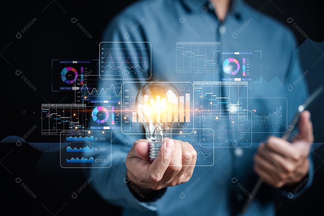 Análise de dados trabalhando em negócios com sistema de gerenciamento de pensamento criativo e de ideias