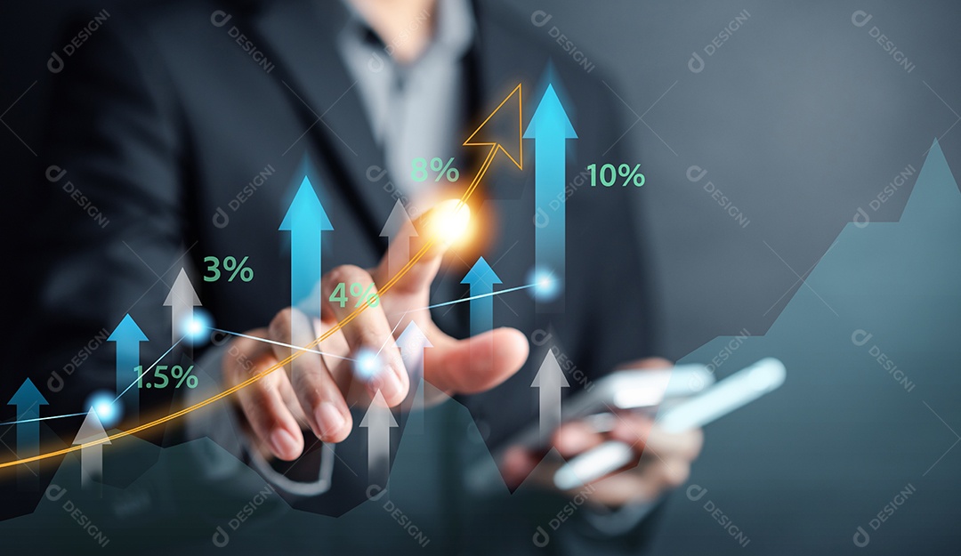 Empresário desenhando o crescimento aumentando o conceito de economia de finanças de investimento de seta