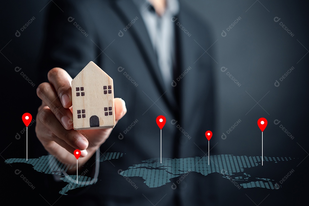 Aumento do valor dos imóveis. Empresário construindo e encontrando localização, planejamento de investimento em casa