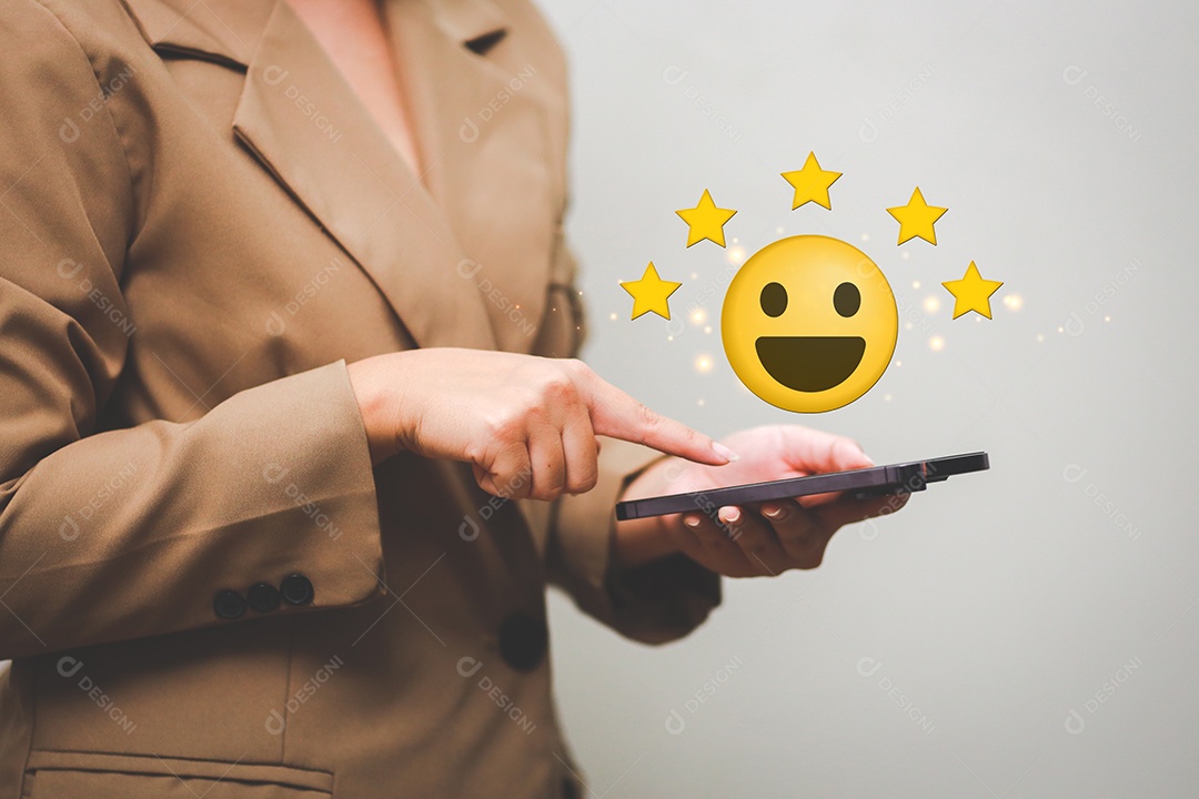 Satisfação urgente do cliente com o ícone de feedback de classificação de cinco estrelas de ouro e classificação