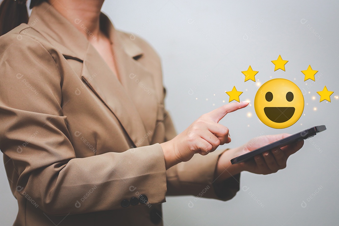 Satisfação urgente do cliente com o ícone de feedback de classificação de cinco estrelas de ouro e classificação