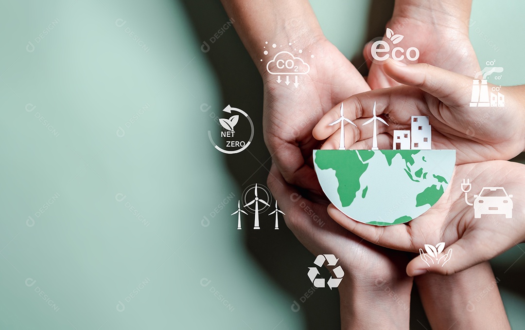 Mãos segurando ESG Ambiental, ambiental, social e governança em negócios sustentáveis ​​e éticos na conexão da Rede.