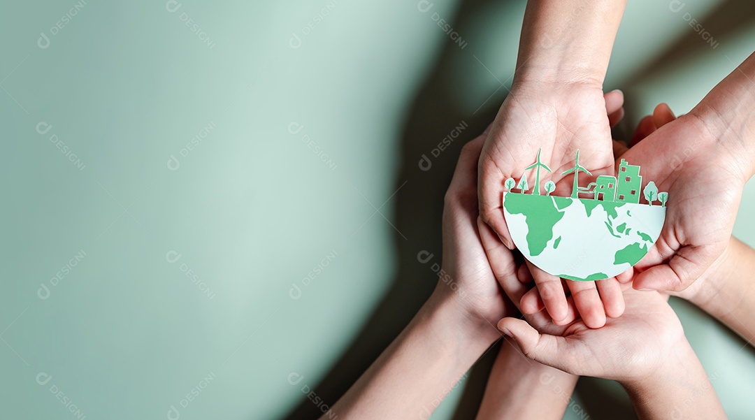 Mãos segurando ESG Ambiental, ambiental, social e governança em negócios sustentáveis ​​e éticos na conexão da Rede.