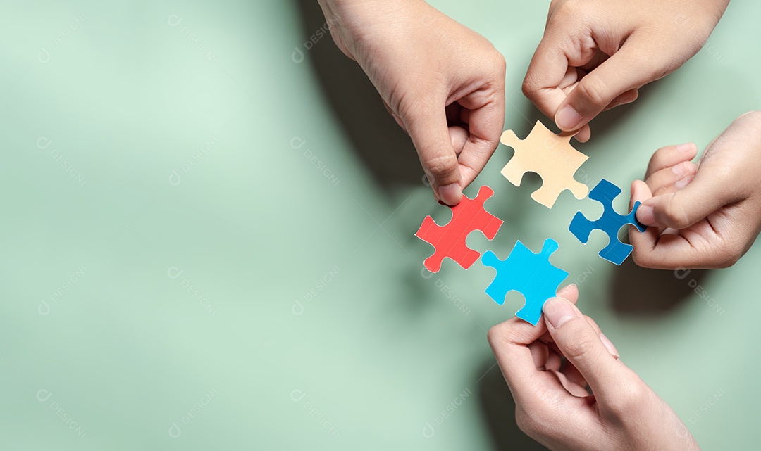 Símbolo de quebra-cabeça colorido de conscientização para o apoio à família do transtorno do espectro do autismo.