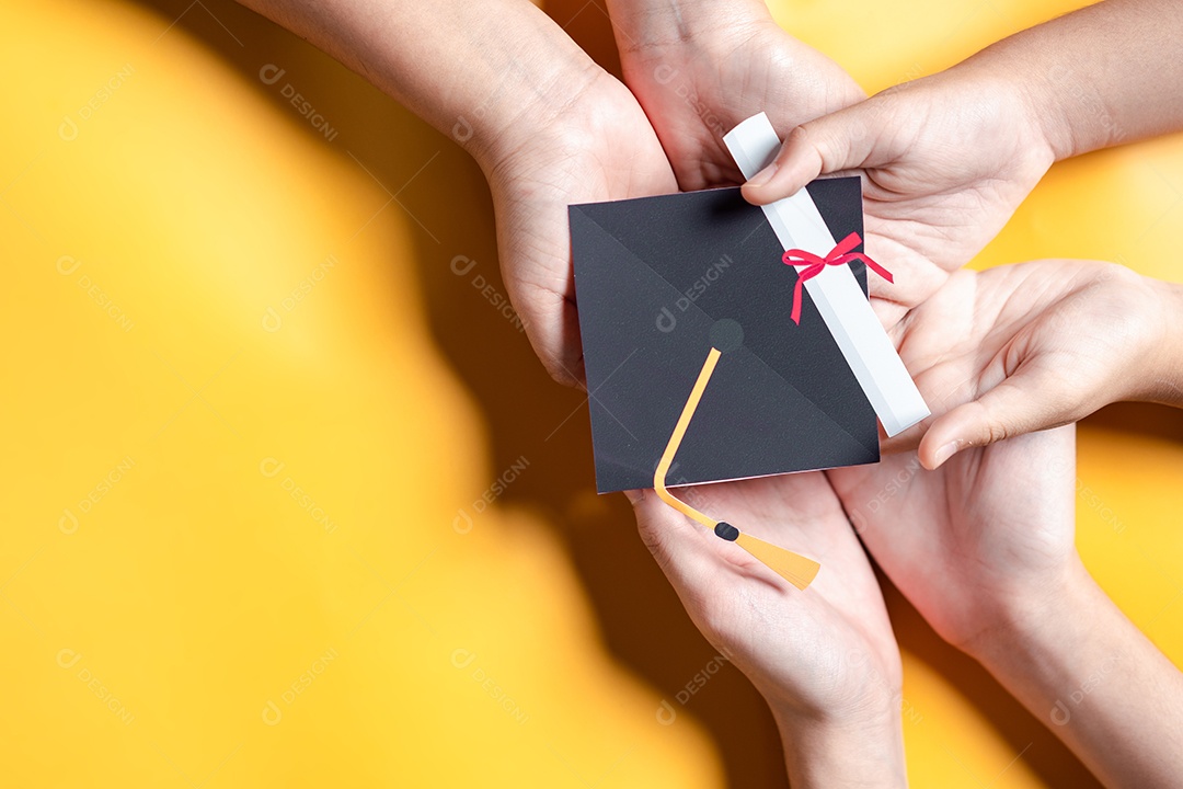 Conceito de formatura. Aprender educar, estudar conhecimento para ideias